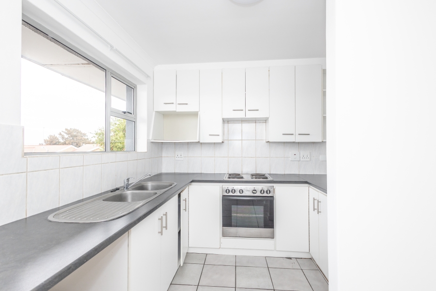 2 Bedroom Property for Sale in Oakglen Western Cape